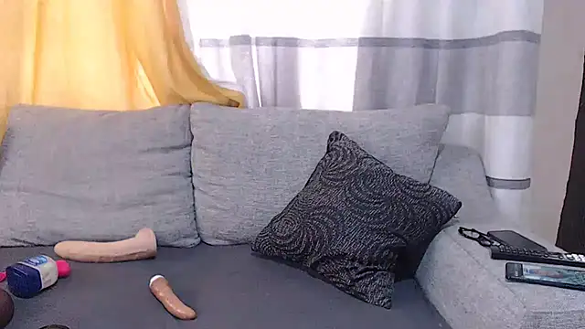 Snapshot of BELINDAXXXXX chatting on 10.03.25 BELINDAXXXXX online show from 10.03.25