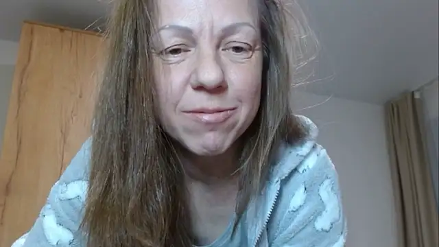 Snapshot of Popppka chatting on 02.14.25 Popppka online show from 02.14.25