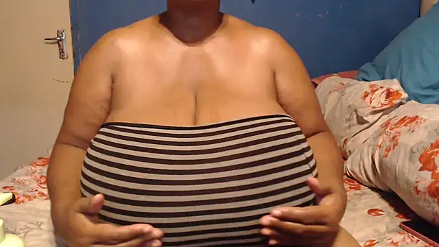 CUTEFIRMMELONSS online show from 02.19.26