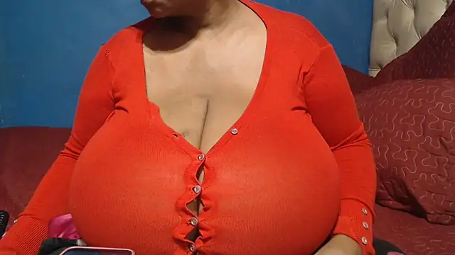 CUTEFIRMMELONSS online show from 04.18.26