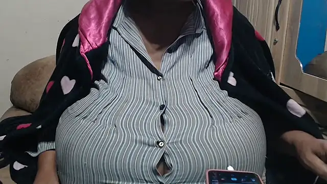CUTEFIRMMELONSS online show from 06.26.26