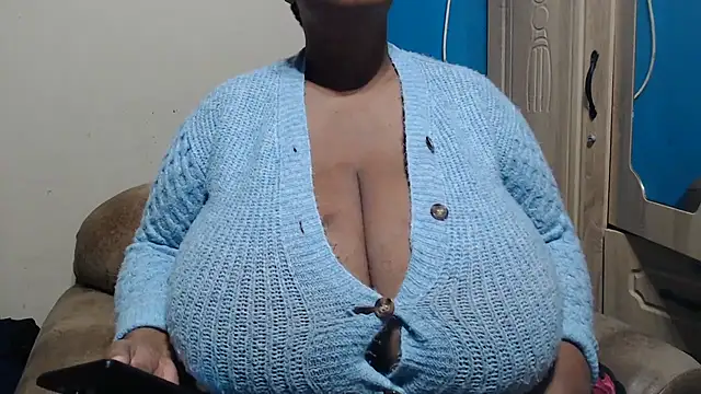 CUTEFIRMMELONSS online show from 07.04.26
