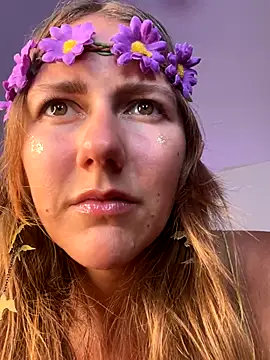 Snapshot of jasminedaze888 chatting on 10.27.25 jasminedaze888 online show from 10.27.25