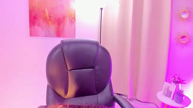 Snapshot of MariamRivera_ chatting on 03.12.26 MariamRivera online show from 03.12.26