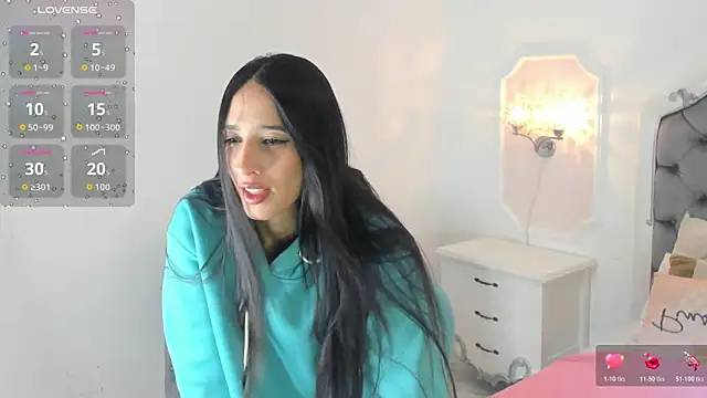 Valentina Ross  online show from 04.17.26