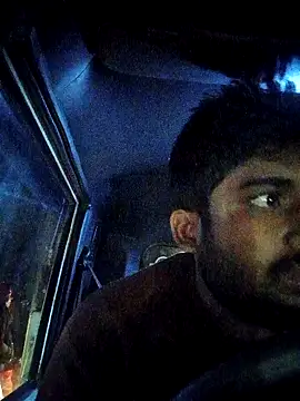 Snapshot of Driver-naru chatting on 01.04.25 Driver-naru online show from 01.04.25