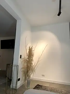 EllaSanz  online show from 11.09.25