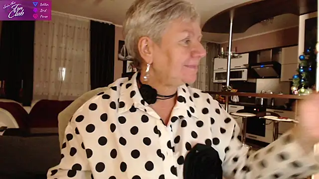 Snapshot of roxana_brooks chatting on 12.29.24 roxana brooks online show from 12.29.24