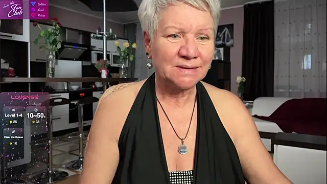 Snapshot of roxana_brooks chatting on 02.10.25 roxana brooks online show from 02.10.25