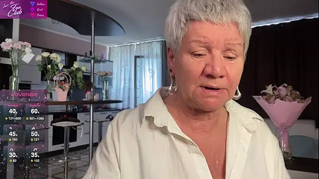 Snapshot of roxana_brooks chatting on 03.19.25 roxana brooks online show from 03.19.25