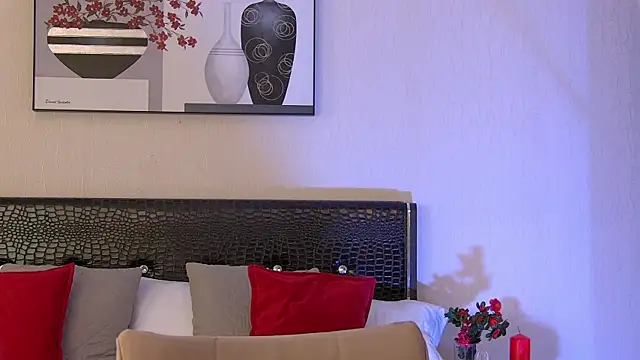 VirginieCruz online show from 03.06.25