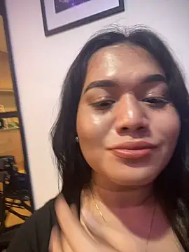 Snapshot of junealovexx chatting on 09.18.25 junealovexx online show from 09.18.25