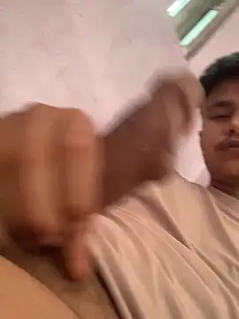 Hullax online show from 04.18.26