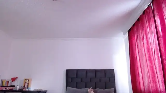 Snapshot of VALERY_MEER chatting on 08.04.26 VALERY MEER online show from 08.04.26