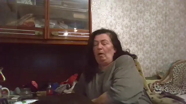 GypsiQueen2 online show from 10.23.25