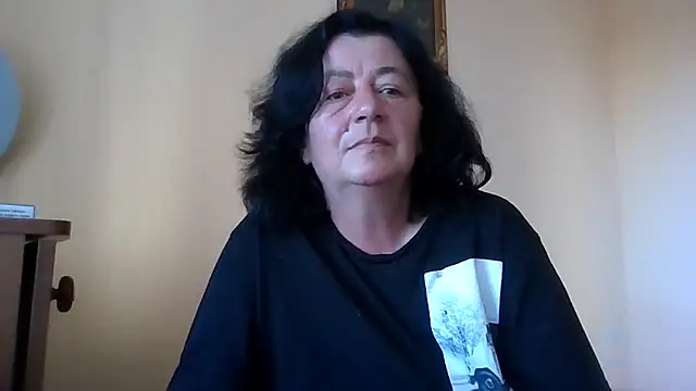 Snapshot of GypsiQueen2 chatting on 06.12.26 GypsiQueen2 online show from 06.12.26