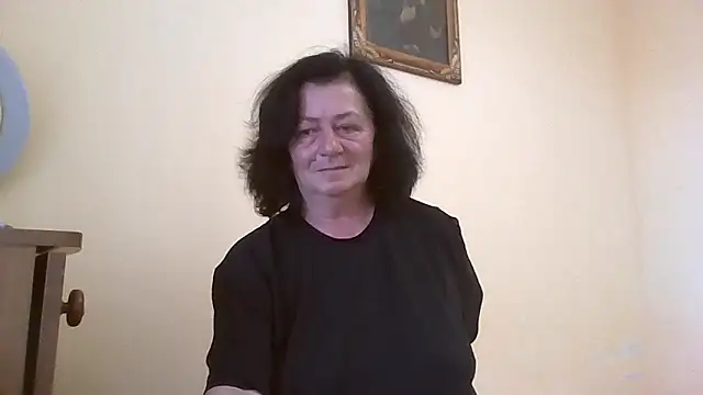 Snapshot of GypsiQueen2 chatting on 06.18.26 GypsiQueen2 online show from 06.18.26