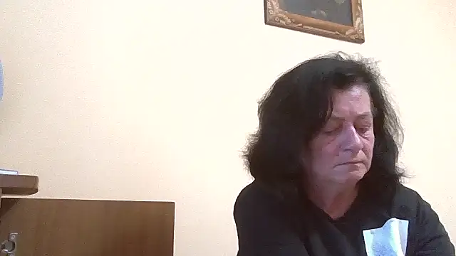 Snapshot of GypsiQueen2 chatting on 06.20.26 GypsiQueen2 online show from 06.20.26