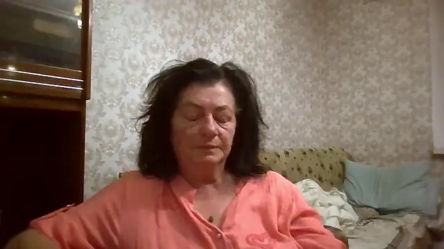 Snapshot of GypsiQueen2 chatting on 06.27.26 GypsiQueen2 online show from 06.27.26