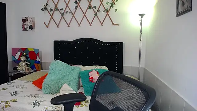 naughty girl 4u online show from 05.28.26