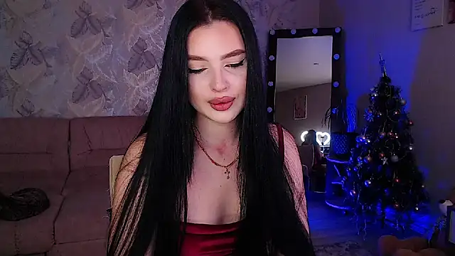 Snapshot of __Malika__ chatting on 12.19.24 Malika online show from 12.19.24
