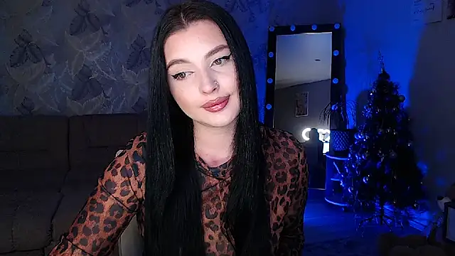 Snapshot of __Malika__ chatting on 12.21.24 Malika online show from 12.21.24