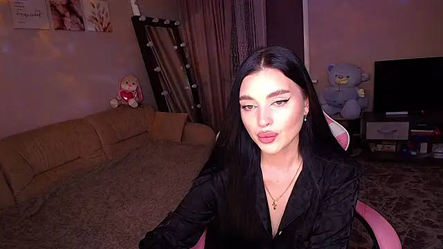Snapshot of __Malika__ chatting on 09.16.25 Malika online show from 09.16.25