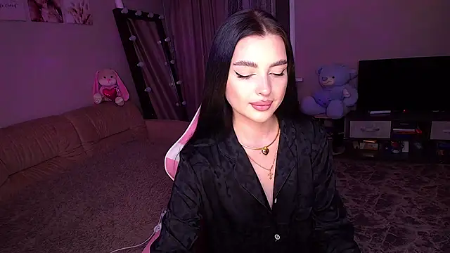 Snapshot of __Malika__ chatting on 09.26.25 Malika online show from 09.26.25