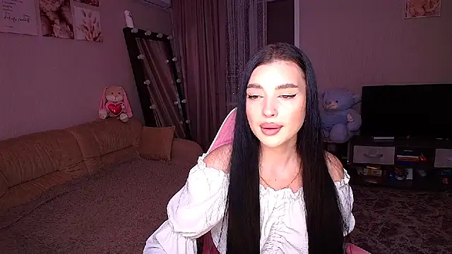 Snapshot of __Malika__ chatting on 09.29.25 Malika online show from 09.29.25
