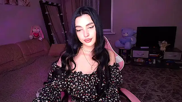 Snapshot of __Malika__ chatting on 10.04.25 Malika online show from 10.04.25