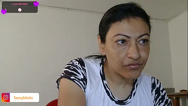 Snapshot of ErikaRika chatting on 12.23.24 ErikaRika online show from 12.23.24