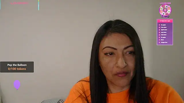 Snapshot of ErikaRika chatting on 01.21.25 ErikaRika online show from 01.21.25