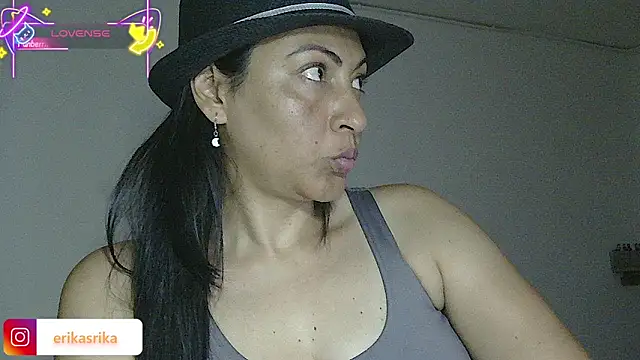 Snapshot of ErikaRika chatting on 09.23.25 ErikaRika online show from 09.23.25
