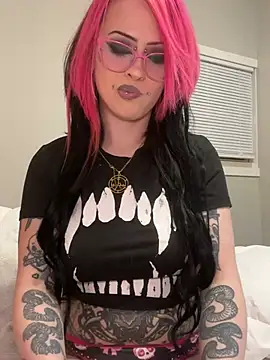 MissRomero online show from 01.12.25