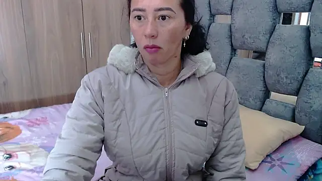 sara hott 1 online show from 02.12.25