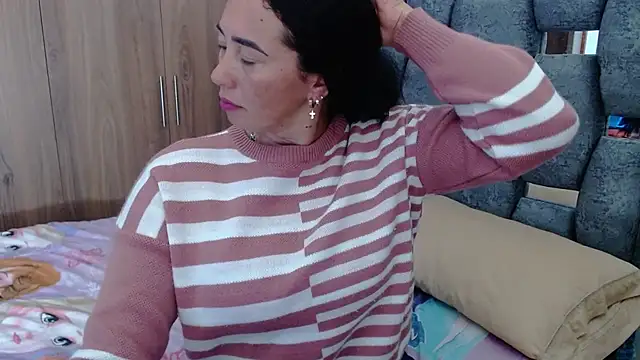 sara hott 1 online show from 02.13.25