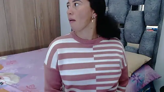 sara hott 1 online show from 02.14.25