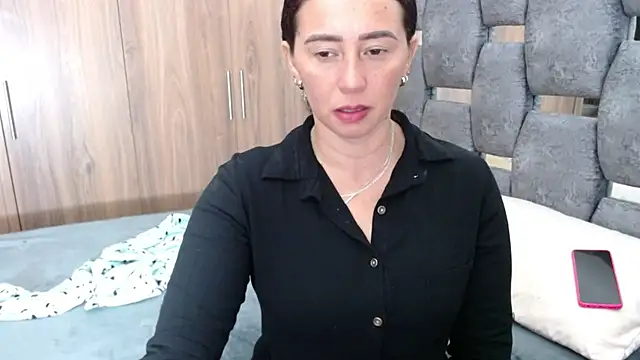 sara hott 1 online show from 02.25.25