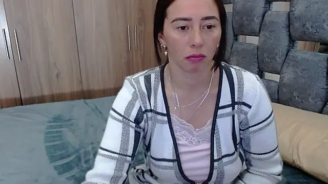 sara hott 1 online show from 03.07.25