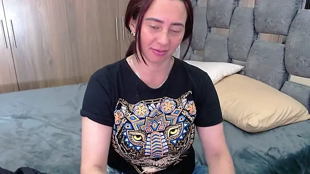 sara hott 1 online show from 03.10.25