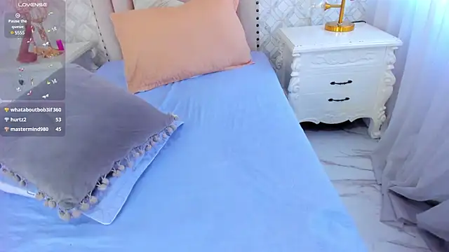 Pia Johnson  online show from 01.23.25