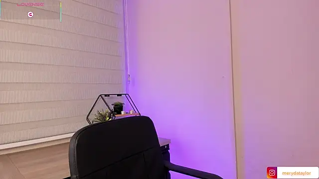 MERIDA TAYLOR online show from 02.13.25