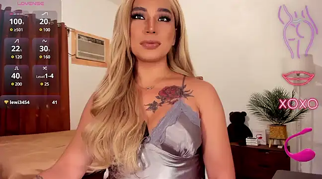 Snapshot of Lustrous_Nathalie chatting on 12.20.24 Lustrous Nathalie online show from 12.20.24