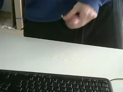 Snapshot of snowypaul11 chatting on 11.03.25 snowypaul11 online show from 11.03.25