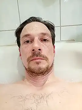 Snapshot of snowypaul11 chatting on 11.30.25 snowypaul11 online show from 11.30.25