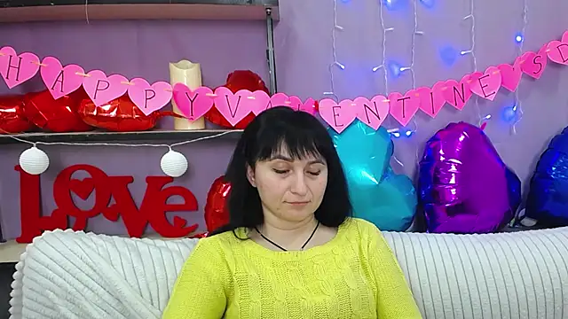 NinaFlawlees online show from 02.08.25