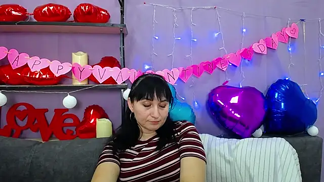 NinaFlawlees online show from 02.10.25