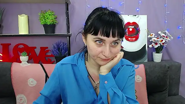 NinaFlawlees online show from 03.12.25