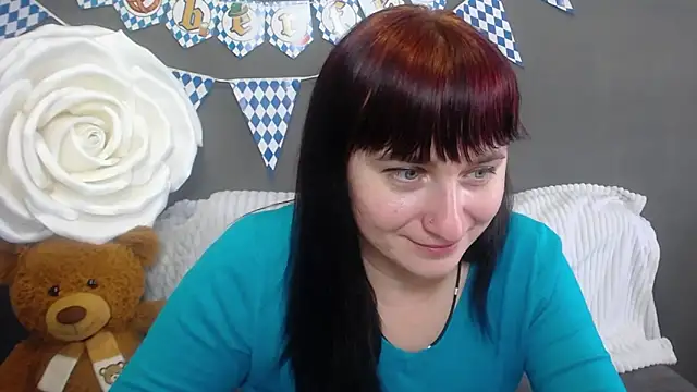 NinaFlawlees online show from 10.04.25