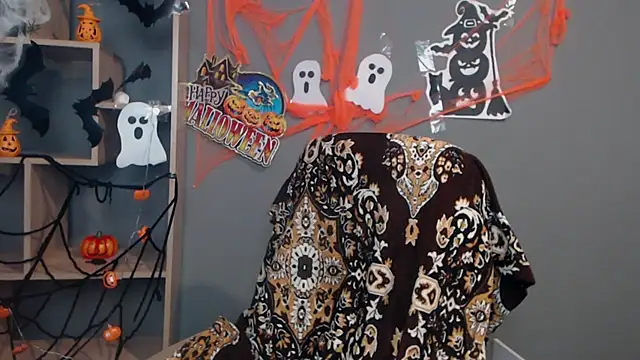 NinaFlawlees online show from 10.26.25